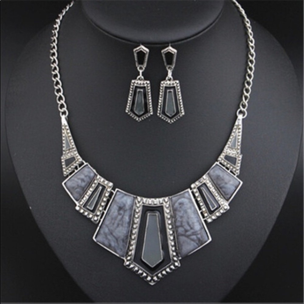 1-🖤 Vintage Statement Necklace & Earrings 2pc🎶🖤 - Picture 3 of 3